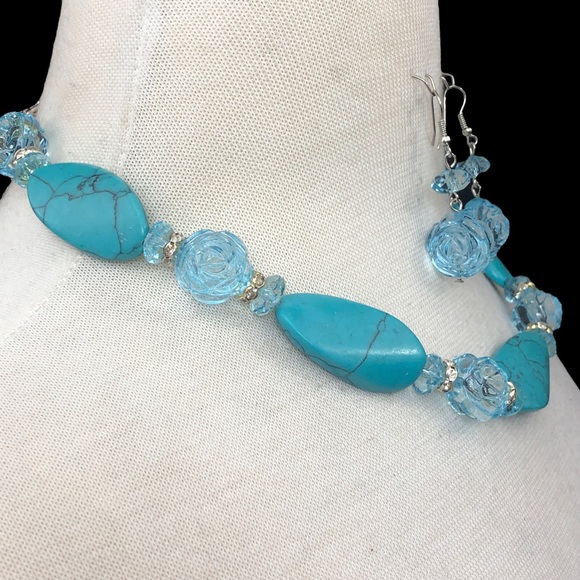 🔴 CLEARANCE Blue Faux Turquoise Beaded Necklace Earrings Set - Picture 3 of 4